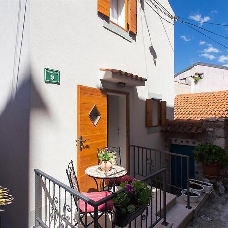 Holiday Home Smokovec Врбник Екстер'єр фото