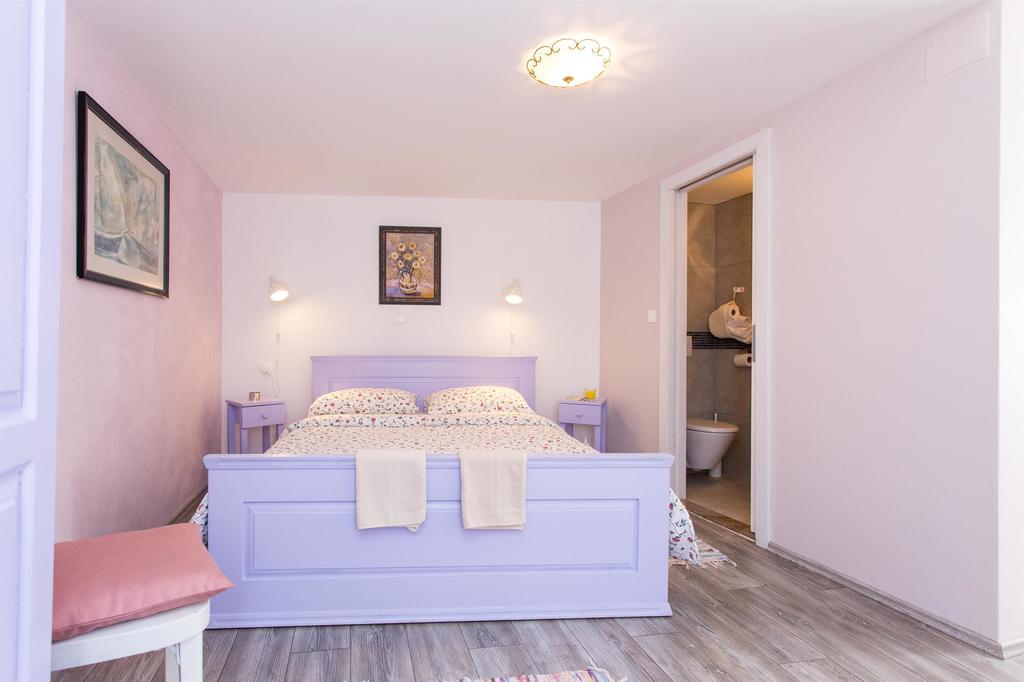 Holiday Home Smokovec Врбник Екстер'єр фото